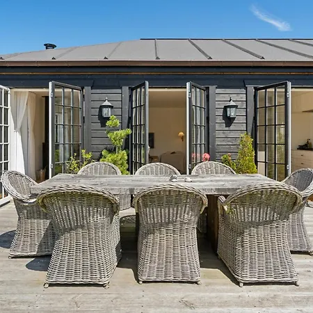 Bright House By The With Sea View In Ferienhaus *
