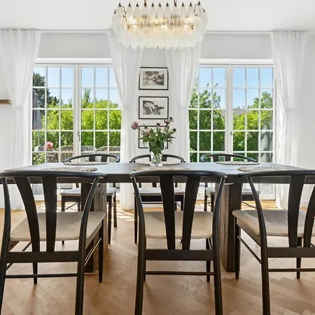 Bright House By The With Sea View In Ferienhaus Nyborg