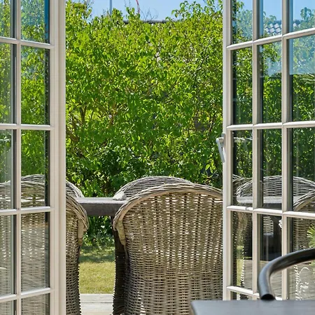 Bright House By The With Sea View In Ferienhaus Nyborg