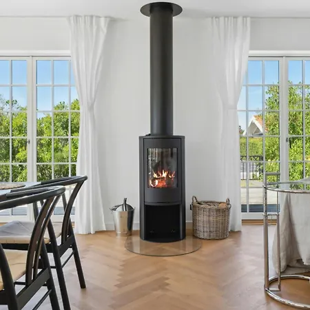 Bright House By The With Sea View In Ferienhaus *