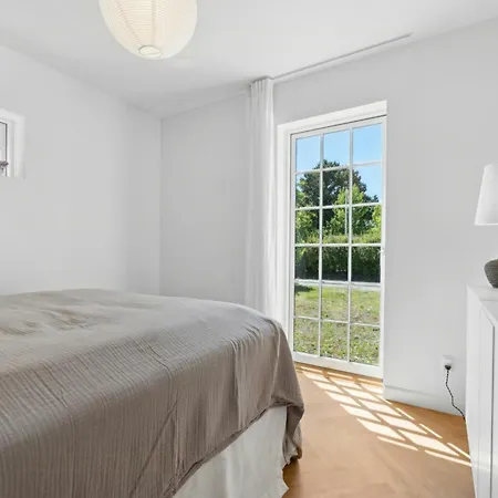 Bright House By The With Sea View In Ferienhaus Nyborg