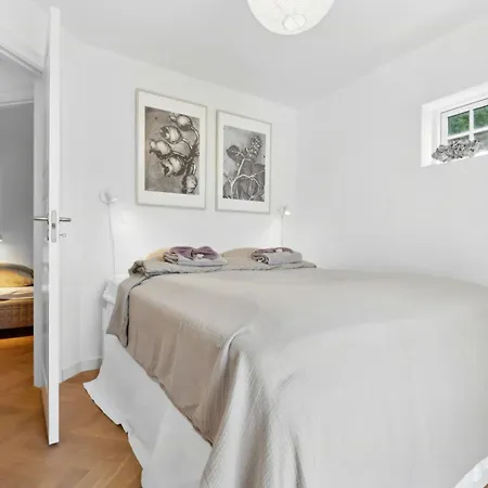 Bright House By The With Sea View In Сasa de vacaciones